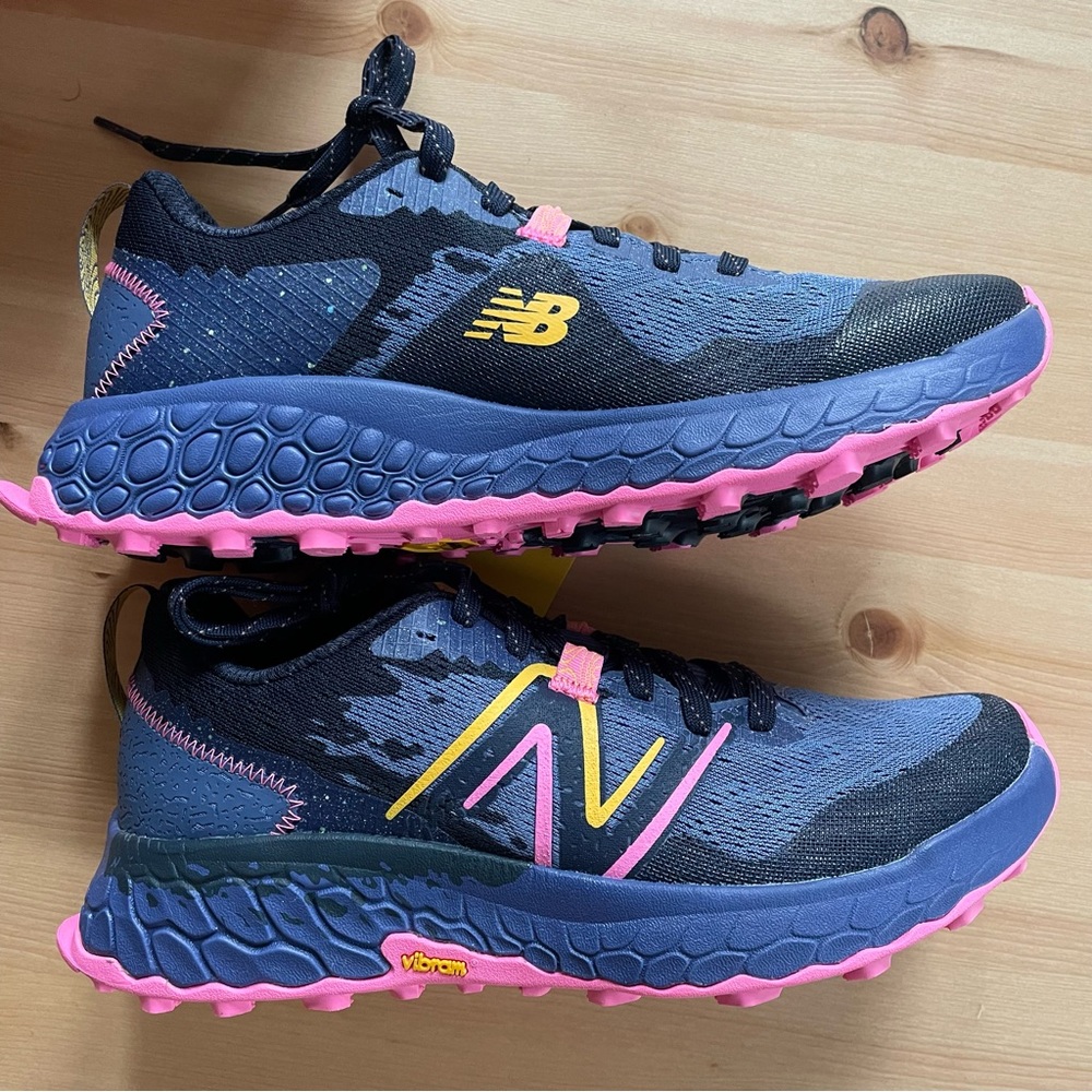 NWT Women’s New Balance Hierro v7